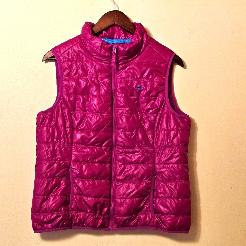 Aeropostale Women's Quilted Vest in Magenta